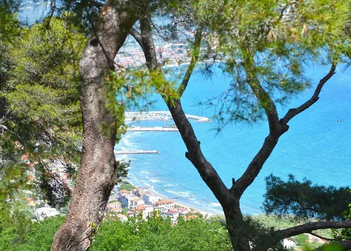 Vakantiehuis Torre Alpicella - Essenza Di Riviera Holiday Home